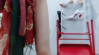 小宝寻花颜值不错网红脸妹子，口交上位骑坐自己动后人猛操，呻吟娇喘非常诱人