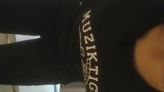 送完领导到机场，送夫人到医院，偷偷干两炮