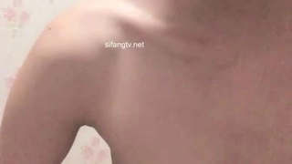 极品妹纸迷醉暴力开眼玩 爆裂黑丝抱着站操真爽
